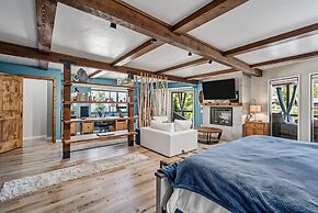 Water's Edge - Gorgeous Water Views! by Yosemite Region Resorts