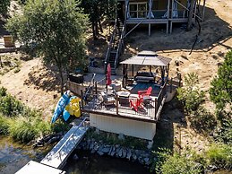 Water's Edge - Gorgeous Water Views! by Yosemite Region Resorts