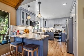 Water's Edge - Gorgeous Water Views! by Yosemite Region Resorts