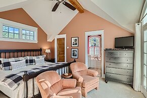 The French St Retreat 4 Bedroom Home by RedAwning