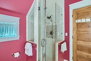 The French St Retreat 4 Bedroom Home by RedAwning