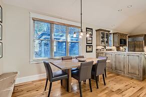 The French St Retreat 4 Bedroom Home by RedAwning