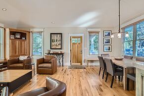 The French St Retreat 4 Bedroom Home by RedAwning