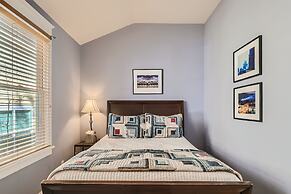 The French St Retreat 4 Bedroom Home by RedAwning