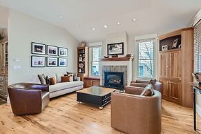 The French St Retreat 4 Bedroom Home by RedAwning