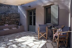 Under the Linden Tree Tinos