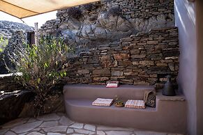 Under the Linden Tree Tinos