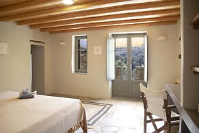 Under the Linden Tree Tinos