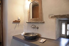 Under the Linden Tree Tinos