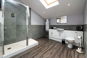 Stonehenge Courtyard