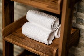 Stonehenge Courtyard