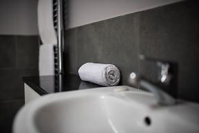 Stonehenge Courtyard