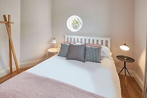 Host Stay Burnsyde Beach House