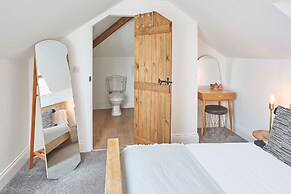 Host Stay Burnsyde Beach House