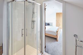 Host Stay Burnsyde Beach House