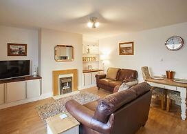 Host Stay Rock Pipit