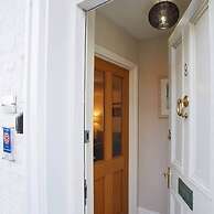 Host Stay Rock Pipit