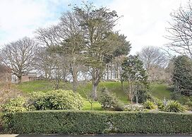 Host Stay Park View Apartment