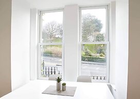 Host Stay Park View Apartment