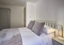 Host Stay Park View Apartment