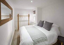 Host Stay Park View Apartment