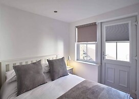 Host Stay Park View Apartment