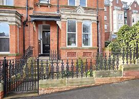 Host Stay Park View Apartment