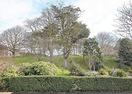 Host Stay Park View Apartment