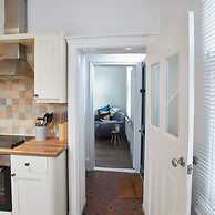 Host Stay Windsor Cottage