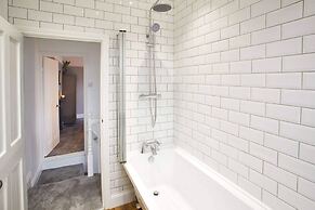 Host Stay Windsor Cottage