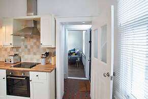 Host Stay Windsor Cottage
