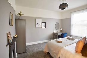 Host Stay Windsor Cottage