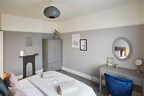 Host Stay Windsor Cottage