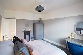 Host Stay Windsor Cottage