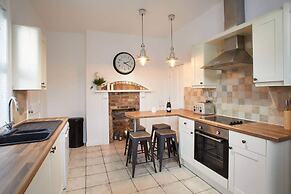 Host Stay Windsor Cottage