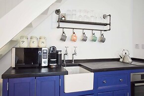 Host Stay Harbour Cottage