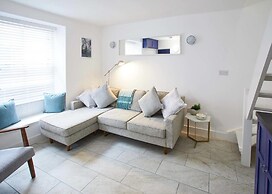 Host Stay Harbour Cottage