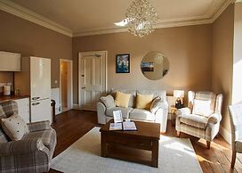 Host Stay Havelock Place Apartment