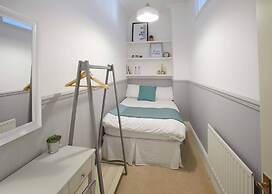 Host Stay Havelock Place Apartment
