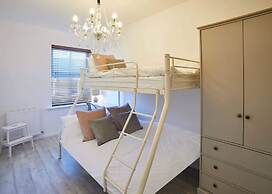 Host Stay Pearl Apartment