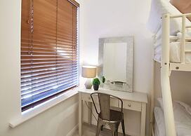 Host Stay Pearl Apartment