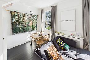 Host Stay The Artists Pad