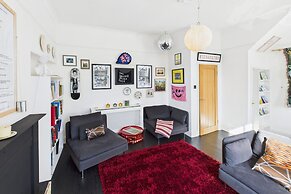 Host Stay The Artists Pad