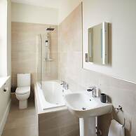 Host Stay Artsbank Apartment