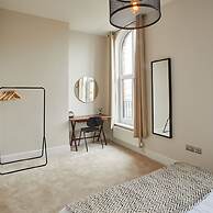 Host Stay Artsbank Apartment