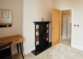 Host Stay Artsbank Apartment