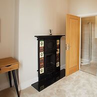 Host Stay Artsbank Apartment