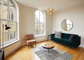 Host Stay Artsbank Apartment