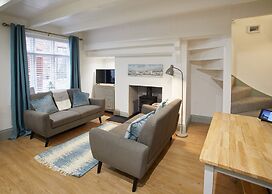 Host Stay Threadneedle Cottage