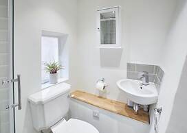 Host Stay Threadneedle Cottage